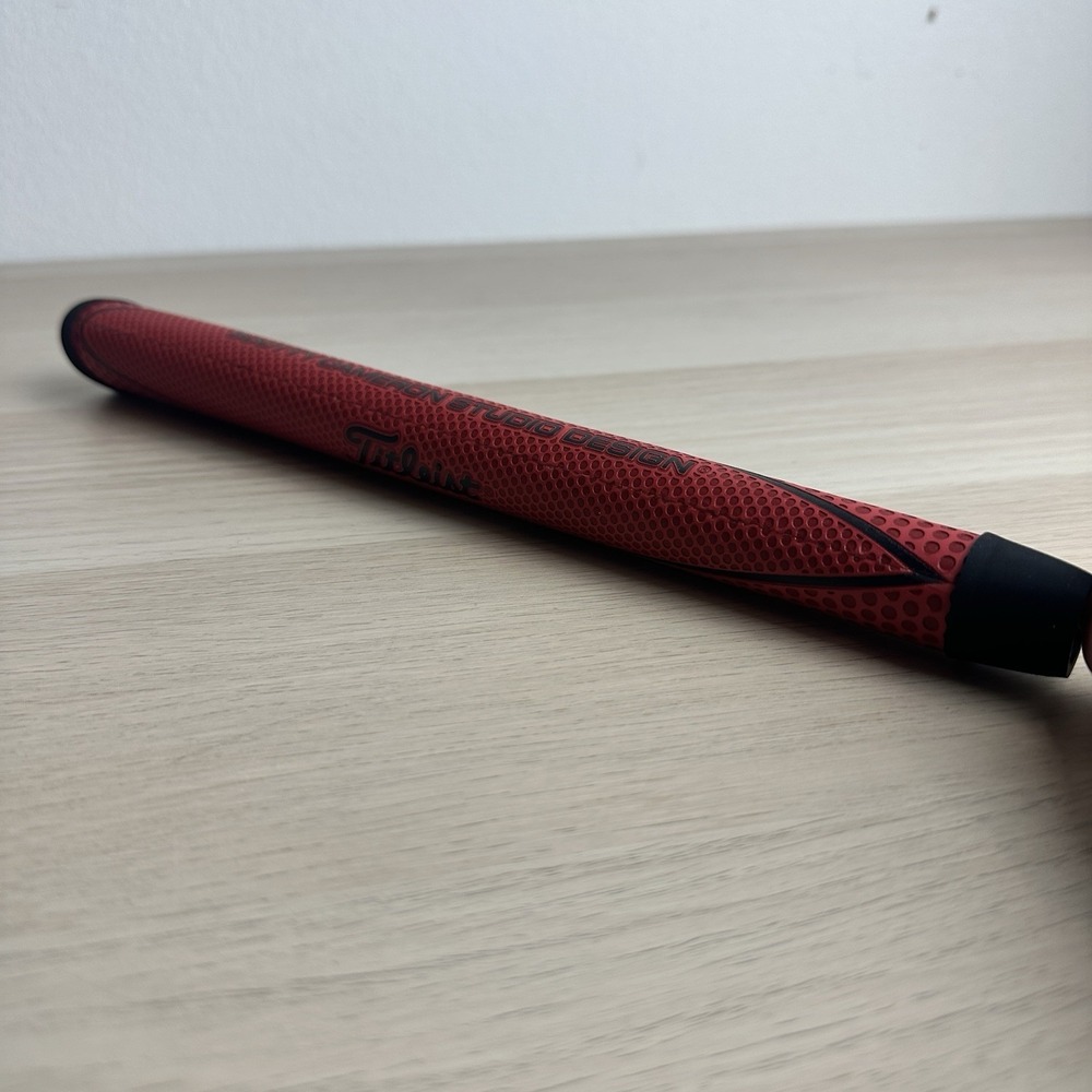 New Scotty Cameron Putter Matador Grip Medium - Red/Black - Picture 2 of 3